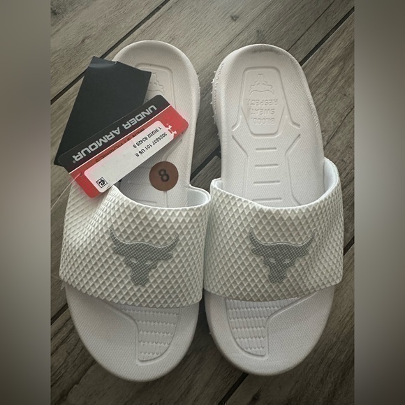 NWOB Under Armour UA Project Rock White Slides / Brahma Bull Size 8 The Rock